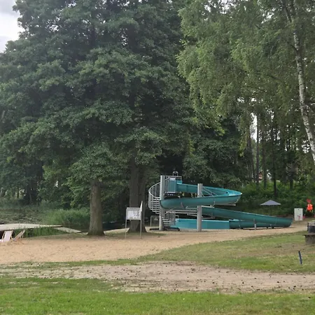 Przy Jeziorze Nyaraló Kujanki (Greater Poland)